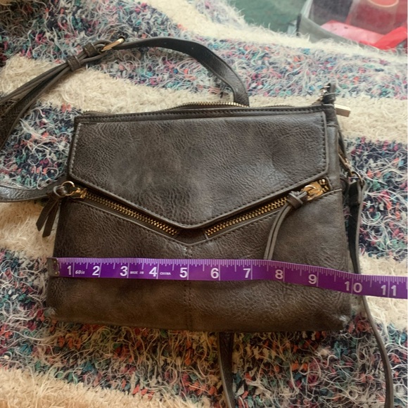 Antik Kraft crossbody purse in brown faux leather with gold colored hardware - Picture 6 of 15